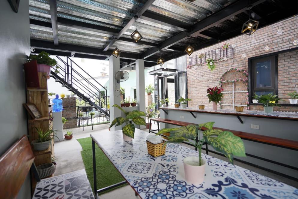 הלונג Almor Hostel With Pool In Right Center מראה חיצוני תמונה